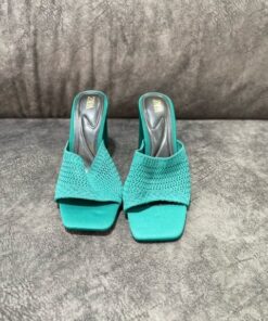 Alternative view of Knit