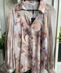 Alternative view of 2044 Sateen